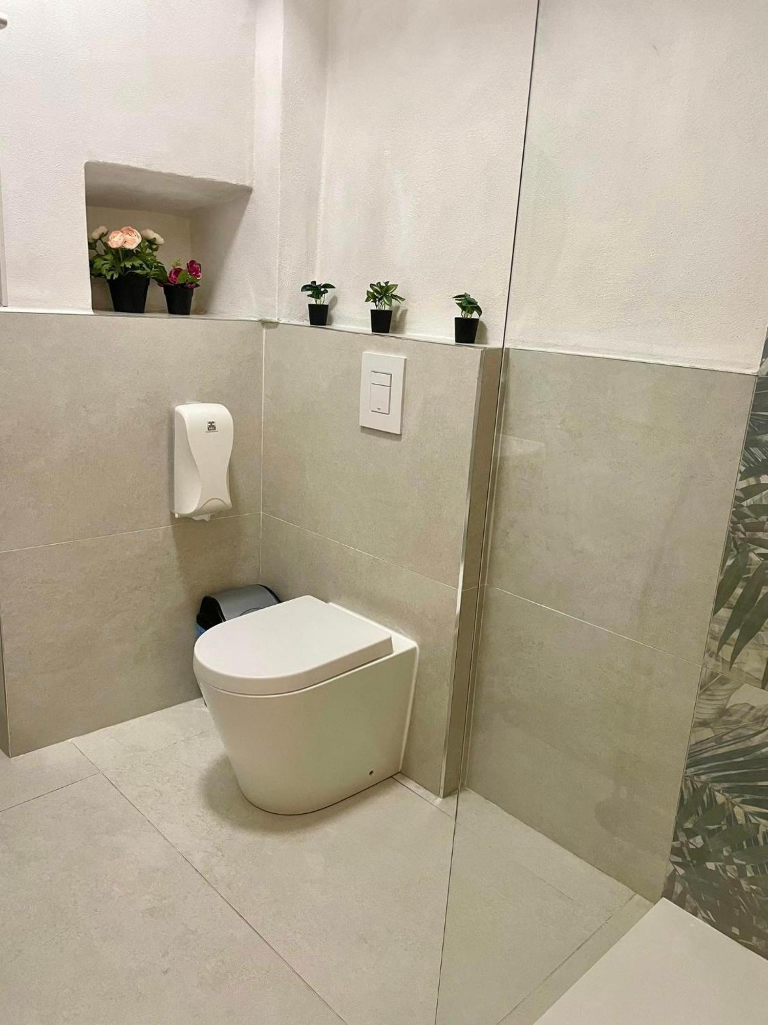 New Apartment 2 Minute From The Port 리보르노 외부 사진